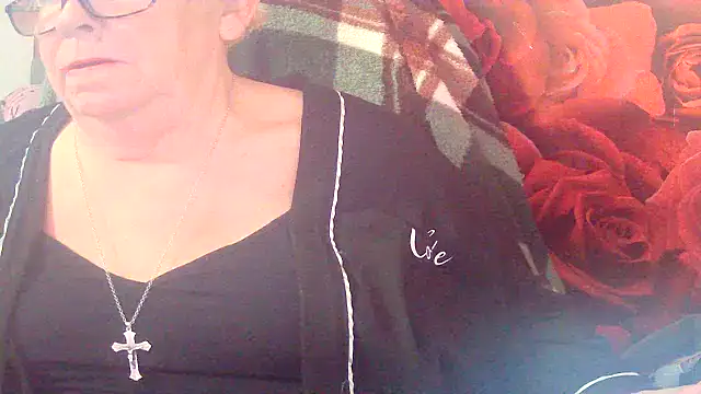 Playful MILF Demi online show from April 2026 09:45:01 AM