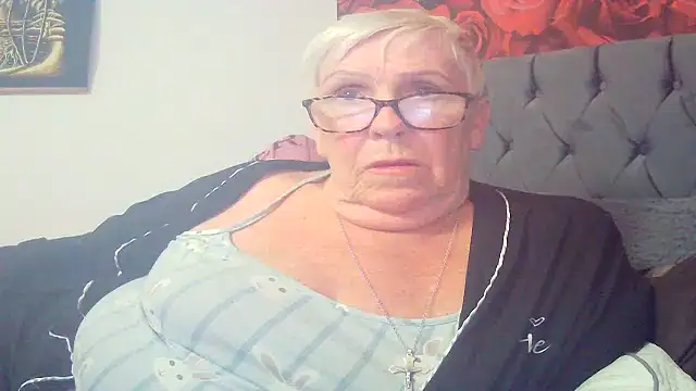 Playful MILF Demi online show from May 2026 09:46:01 PM