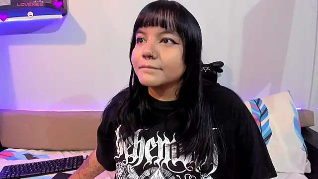 Louiemanson  online show from October 2025 04:42:01 PM