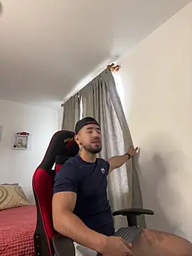 Ezzio Scolaro online show from November 2025 07:26:01 PM