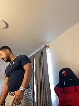 Ezzio Scolaro online show from March 2026 09:18:02 PM