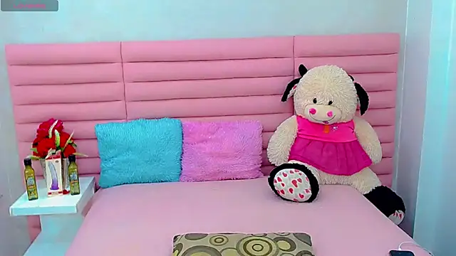 miss dania75 online show from May 2026 05:03:02 AM