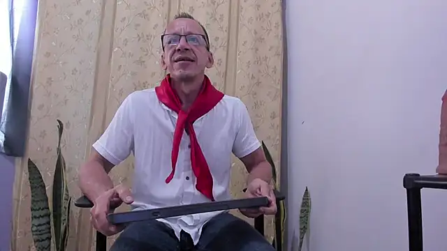  axelking  online show from April 2026 11:37:02 AM