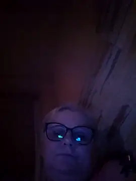 NieMaJazdyBezGwiazdy7883 online show from November 2025 11:40:02 PM