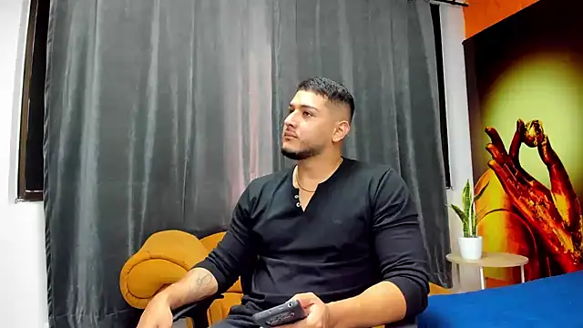 jasonshaw25 online show from November 2025 05:42:01 PM