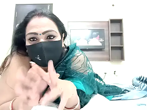 horny milf couple online show from October 2025 06:36:01 PM