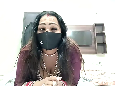 horny milf couple online show from November 2025 05:46:02 PM