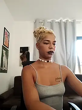 Helenoir online show from April 2026 07:38:02 PM