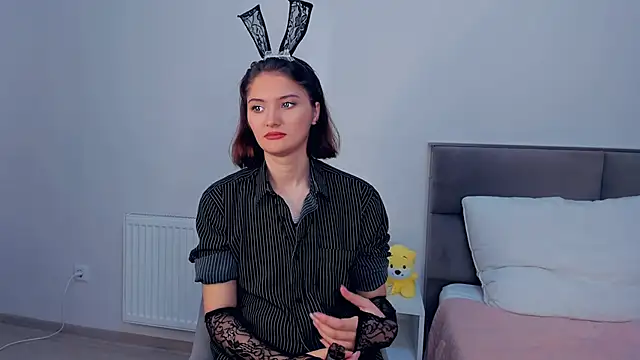 LorrieDegonia online show from October 2025 04:09:01 AM