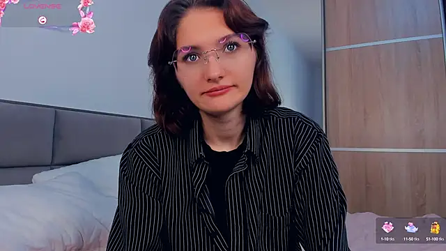 LorrieDegonia online show from October 2025 04:13:02 AM