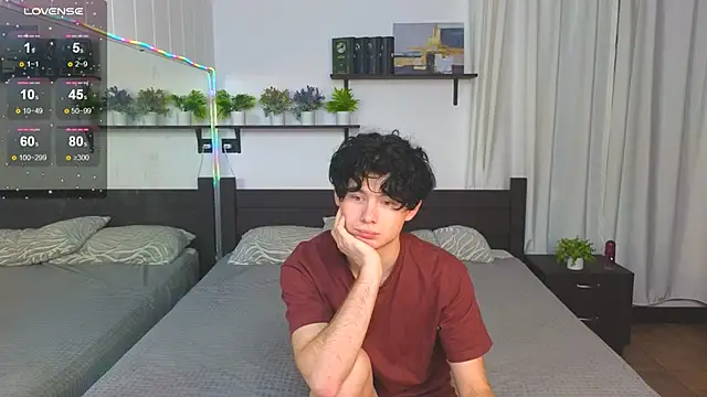 Cute Mike online show from November 2025 07:04:02 PM