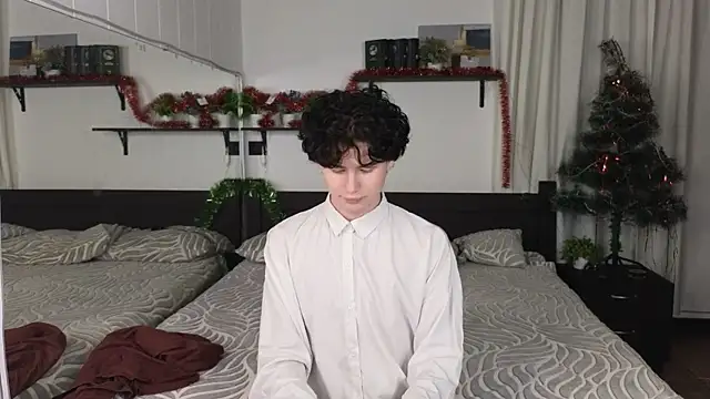 Cute Mike online show from January 2026 12:51:02 PM