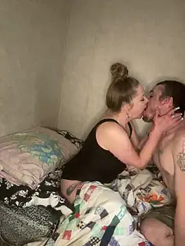 Snapshot of amandatheblondewife chatting on December 2025 12:45:01 PM amandatheblondewife online show from December 2025 12:45:01 PM