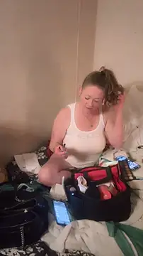 Snapshot of amandatheblondewife chatting on January 2026 12:55:01 PM amandatheblondewife online show from January 2026 12:55:01 PM