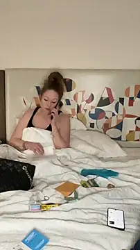 Snapshot of amandatheblondewife chatting on February 2026 03:38:02 AM amandatheblondewife online show from February 2026 03:38:02 AM