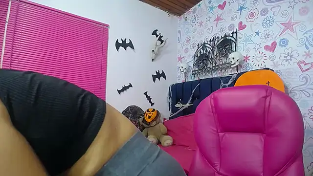 SHAROM ADAMS online show from October 2025 01:09:02 PM
