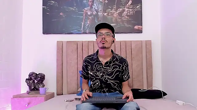 Timothe Evans online show from December 2025 03:49:02 AM