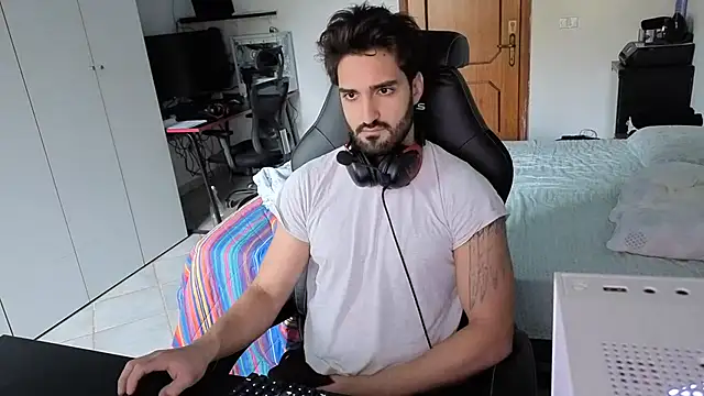 Al3xox02 online show from April 2026 10:02:02 AM