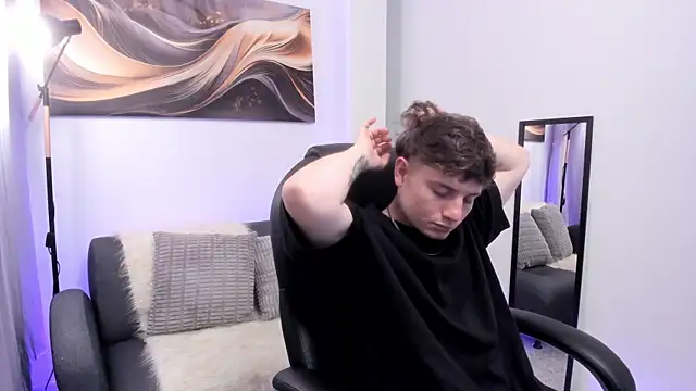 Leoo Miller online show from December 2025 04:29:02 AM