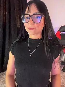 AlannaDollx online show from November 2025 01:44:02 PM