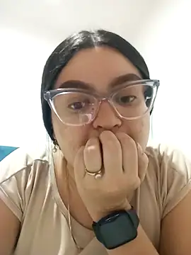 Mia glow  online show from October 2025 05:57:02 PM