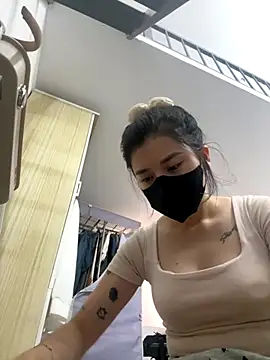 Titlelove online show from November 2025 08:47:01 AM