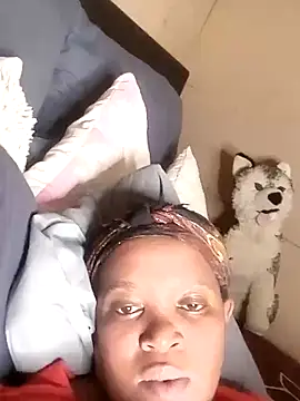 Snapshot of KinkyLunaRose chatting on November 2025 12:15:02 PM KinkyLunaRose online show from November 2025 12:15:02 PM