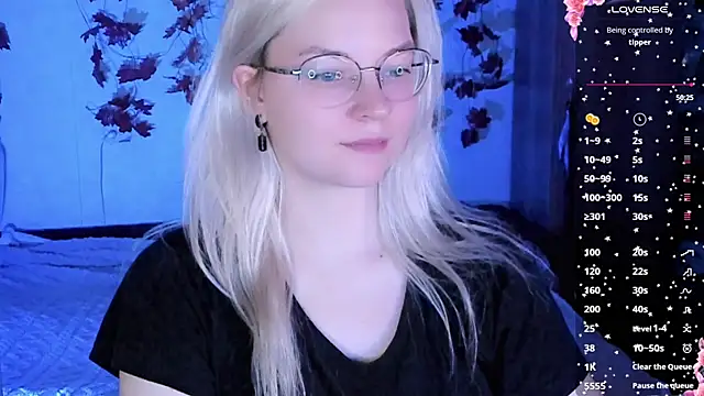 HoneyDazzle online show from November 2025 06:57:02 PM