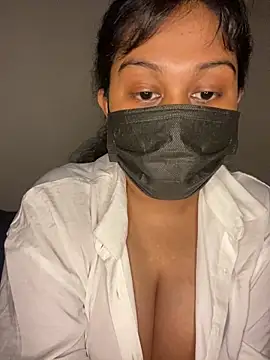 Monica  Bellucci   online show from October 2025 04:13:02 PM