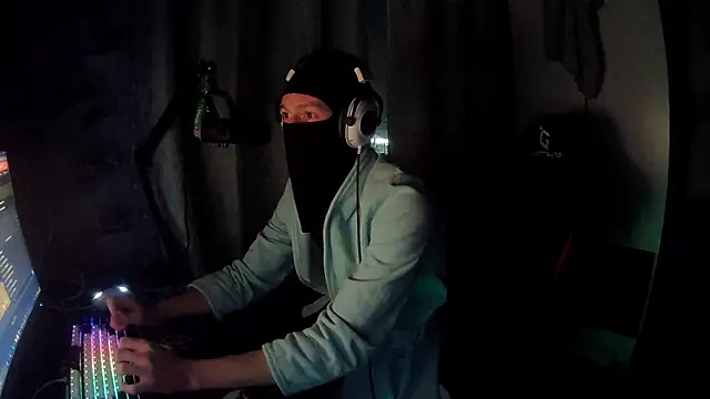 suicdemask online show from February 2026 04:36:02 PM