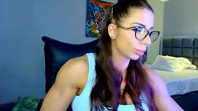 Alesyamuscledollxh online show from June 2026 08:40:02 PM