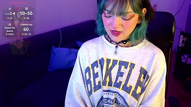 lucyliw online show from October 2025 06:55:01 AM