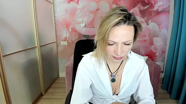 AlinaMoor online show from March 2026 07:02:01 AM