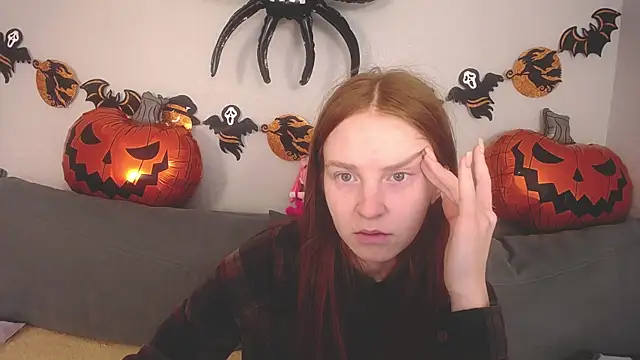 Snapshot of Evarey_ chatting on November 2025 05:43:02 AM Evarey online show from November 2025 05:43:02 AM