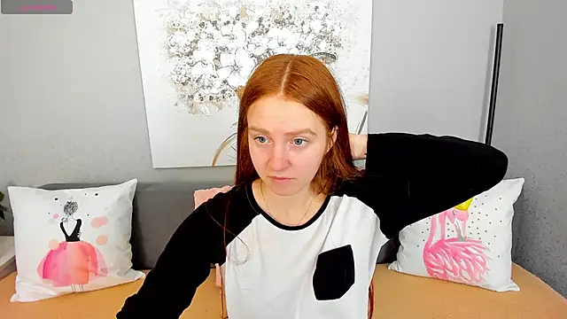 Snapshot of Evarey_ chatting on November 2025 05:18:02 AM Evarey online show from November 2025 05:18:02 AM