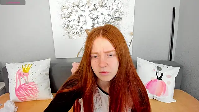 Snapshot of Evarey_ chatting on November 2025 06:35:02 AM Evarey online show from November 2025 06:35:02 AM