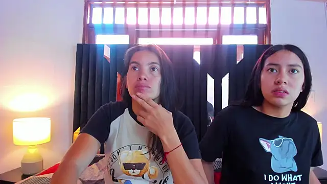 Sofy and Mia online show from October 2025 12:05:01 PM