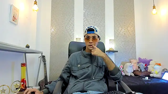 JacobBlackwell  online show from October 2025 06:57:02 PM