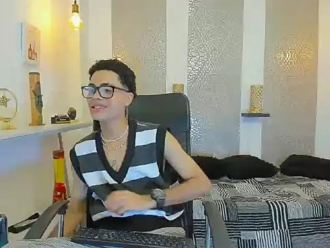 JacobBlackwell  online show from November 2025 08:09:01 PM