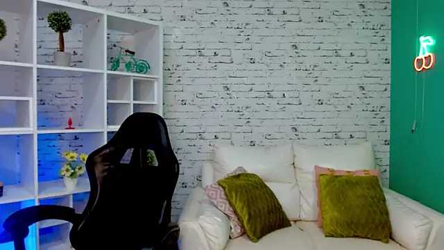 hannahjackson  online show from November 2025 11:32:01 AM