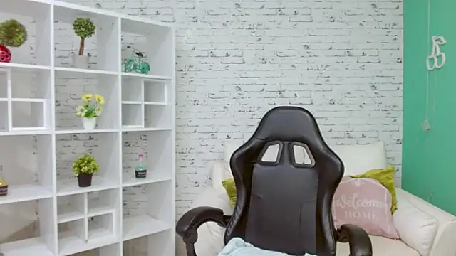 hannahjackson  online show from November 2025 11:22:01 AM