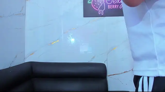 Little nicoll online show from January 2026 11:18:01 PM