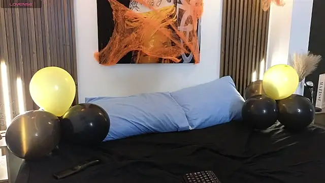 Kitty Bombon online show from October 2025 08:19:01 PM