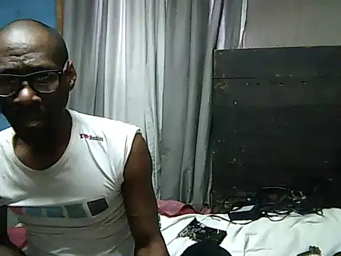 Snapshot of Toyboya6 chatting on July 2026 01:35:02 PM Toyboya6 online show from July 2026 01:35:02 PM