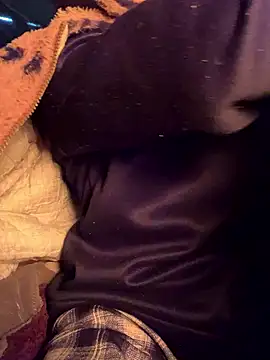 hello-cute online show from January 2026 12:02:01 AM