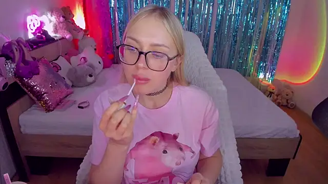 CeaneLino online show from October 2025 07:38:02 PM