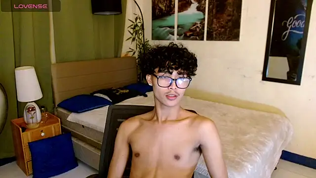 AsianCarl online show from October 2025 01:25:01 PM