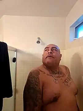 Snapshot of B1GLO chatting on November 2025 02:06:01 PM B1GLO online show from November 2025 02:06:01 PM