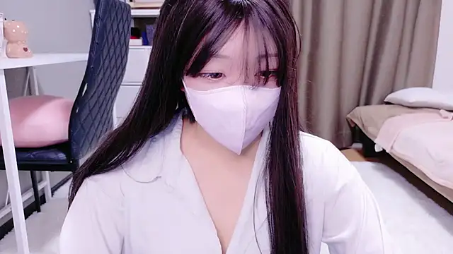 Snapshot of YuKa-zaurusu chatting on November 2025 09:32:01 AM YuKa-zaurusu online show from November 2025 09:32:01 AM