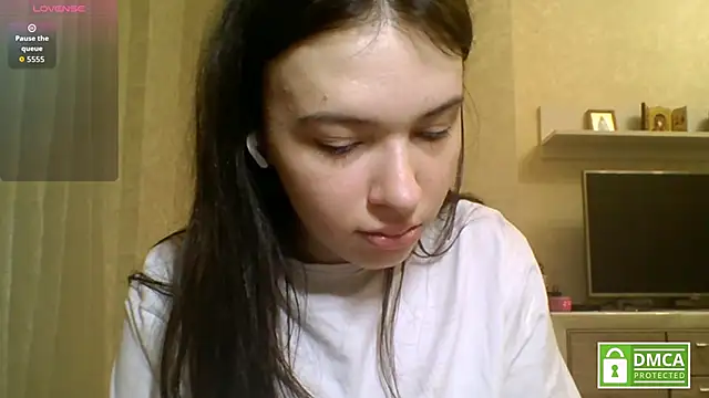 Snapshot of CeyaLier chatting on June 2026 06:25:02 PM CeyaLier online show from June 2026 06:25:02 PM